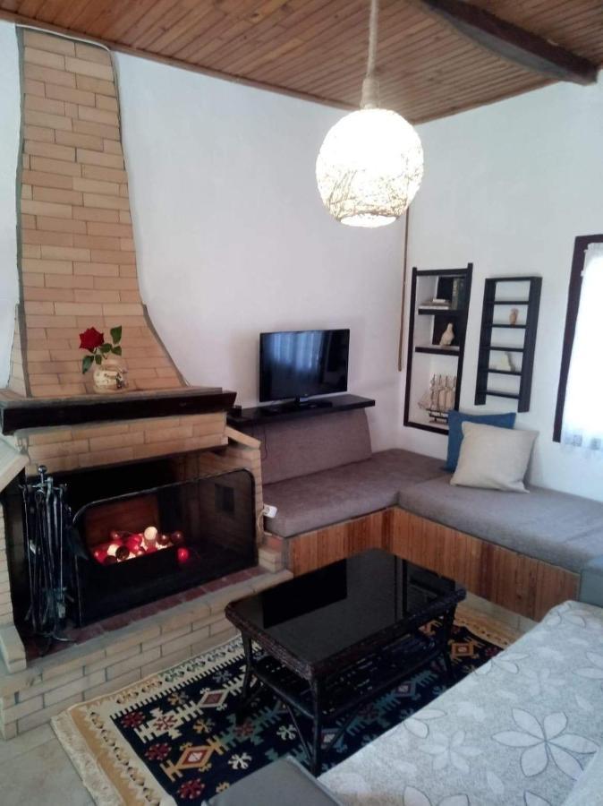 Panos And Chrisas House Villa Drepano  ภายนอก รูปภาพ